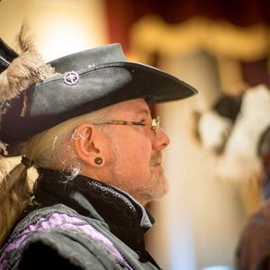 Meet your Posher, Clint